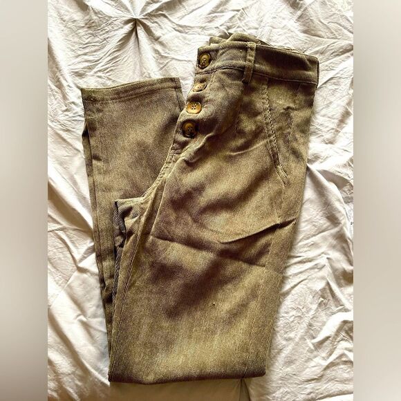uNIQ Pants - 4 Button Olive Khaki Green Corduroy Cropped Ankle Pants Medium
